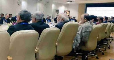 The Prime Minister, Narendra Modi, attended an interactive session with over 40 economists and other experts, organized by NITI Aayog.