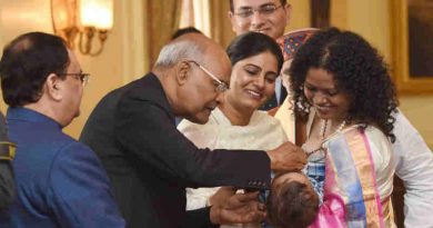 Ram Nath Kovind launching the Pulse Polio Programme by Administering Polio Drops to Children, at Rashtrapati Bhavan, in New Delhi on January 27, 2018