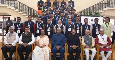 Ram Nath Kovind in a group photograph at the inauguration of the Economic Democracy Conclave, at Rambhau Mhalgi Prabodhini (RMP), Keshav Srushti, Uttan Village, Thane, in Maharashtra on January 14, 2018