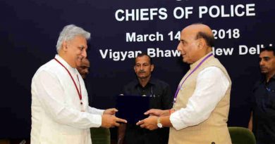 The Union Home Minister, Shri Rajnath Singh being presented a memento by the Director, IB, Shri Rajiv Jain, at the inauguration of the two-day Asia-Pacific Regional Conference of the International Association of Chiefs of Police (IACP), in New Delhi on March 14, 2018.