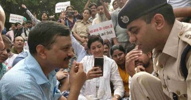 Arvind Kejriwal protesting in front of LG office on May 14, 2018. Photo: AAP (Representational image)