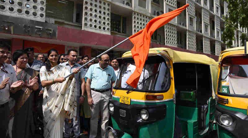 Smt. Anupriya Patel flagging off the Auto Campaign/Rally, on the occasion of the World No Tobacco Day, in New Delhi on May 31, 2018