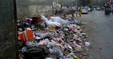 A dirty locality in Delhi. The city has become a stinking hell because of bureacratic and political corruption. Photo: Rakesh Raman / RMN News Service