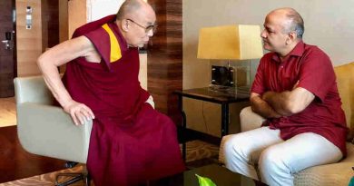 Dalai Lama with Delhi education minister Manish Sisodia. Photo: AAP (file photo)