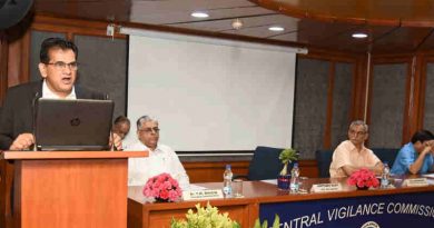 The CEO, NITI Aayog, Shri Amitabh Kant delivering the 33th lecture of the “Lecture Series”, organised by the Central Vigilance Commission (CVC) on the topic “Transformation of Aspirational Districts – a New India by 2022”, in New Delhi on July 26, 2018. The Central Vigilance Commissioner, Shri K.V. Chowdary and the Vigilance Commissioners Dr. T.M. Bhasin and Shri Sharad Kumar are also seen.