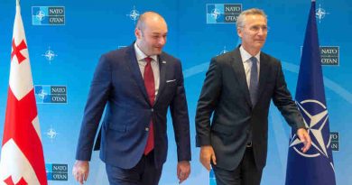 NATO Secretary General Jens Stoltenberg welcomed Georgian Prime Minister Mamuka Bakhtadze to NATO Headquarters. Photo: NATO