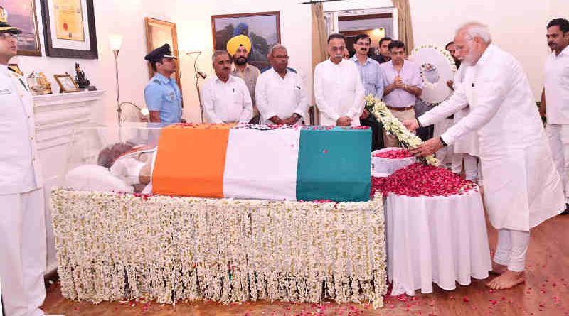 The Prime Minister, Shri Narendra Modi paying tributes to the former Prime Minister, Shri Atal Bihari Vaajpayee, in New Delhi on August 16, 2018.