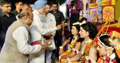 Manmohan Singh at Dussehera Celeberations, Ramleela Maidan, Delhi (file photo). Courtesy: Congress