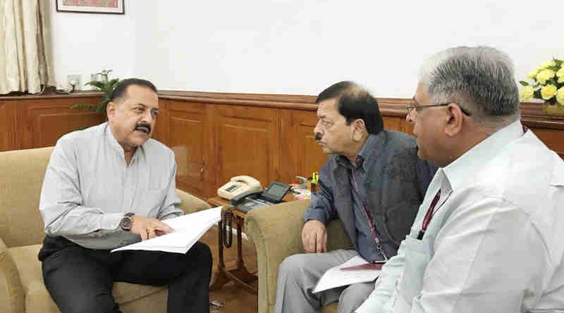 The Vigilance Commissioners, Central Vigilance Commission, T.M. Bhasin and Sharad Kumar, calling on a Minister for Prime Minister’s Office Dr. Jitendra Singh, to hand over the CVC Analysis Report on "Top 100 Bank Frauds", in New Delhi on October 17, 2018. (file photo). Courtesy: PIB