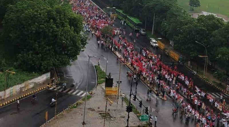 Farmers' march from Ramlila Maidan to Parliament Street in Delhi (file photo). Courtesy: CPI(M)