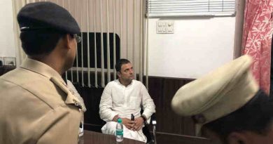 Congress President Rahul Gandhi is being held at the Lodhi Colony police station for protesting against Modi Govt's interference with the CBI on October 26, 2018. Photo: Congress