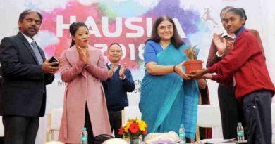 The Union Minister for Women and Child Development, Smt. Maneka Sanjay Gandhi at the inauguration of the HAUSLA-2018 Sports Meet, at JLN Stadium, New Delhi on November 28, 2018. The MP (Rajya Sabha) and Indian Olympic Boxer, Ms. Mary Kom is also seen.