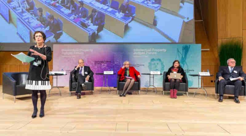 Panelists discuss the judicial role in developing IP law and the value of transnational dialogue (Photo: WIPO/Berrod).