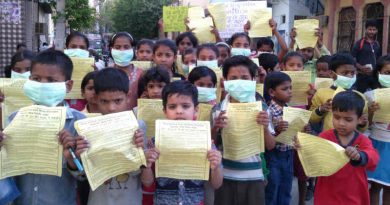 Children of RMN Foundation free schools distributing pamphlets during an environment protection campaign, urging the Delhi government to save them from pollution. But the careless government is not taking any steps to stop pollution. Campaign and photo by Rakesh Raman, founder of the humanitarian organization RMN Foundation.