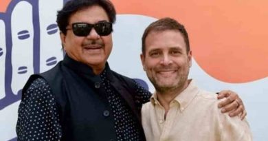 Shatrughan Sinha with Congress President Rahul Gandhi. Photo: Shatrughan Sinha