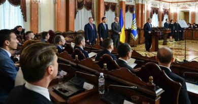 Ukrainian President Petro Poroshenko taking part in the ceremony of the appointment of judges of the anti-corruption court.
