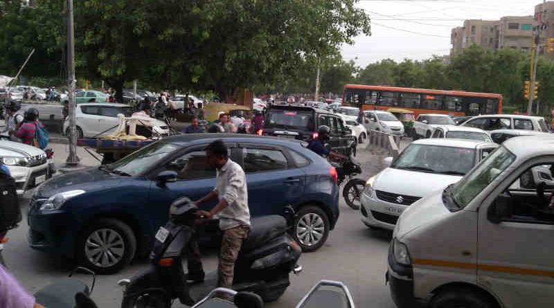 An overcrowded road in India's capital New Delhi which is the most polluted national capital in the world. Photo: Rakesh Raman / RMN News Service