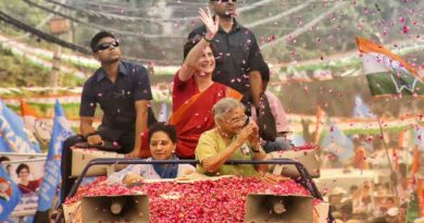 Priyanka Gandhi Holds Road Show in Delhi for Sheila Dikshit