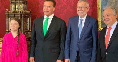 Climate activist, Greta Thunberg (l), former Governor of California, Arnold Schwarzenegger, Austrian President Alexander Van der Bellen and the UN Secretary-General António Guterres (r) meet at the R20 Austria World Summit in Vienna. (28 May 2019). Photo: UN Vienna / Nikoleta Haffar (file photo)