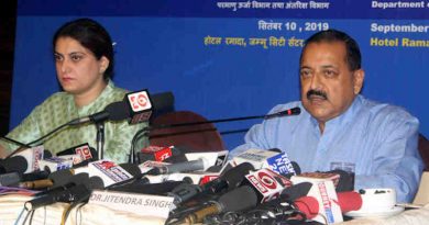 Jitendra Singh addressing a press conference on completion of 100 Days of Government, in Jammu on September 10, 2019. Photo: PIB