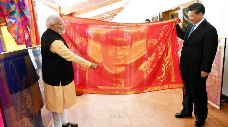 Narendra Modi exchanging the gifts with the President of the People’s Republic of China, Xi Jinping, in Mamallapuram, Tamil Nadu on October 12, 2019. Photo: PIB