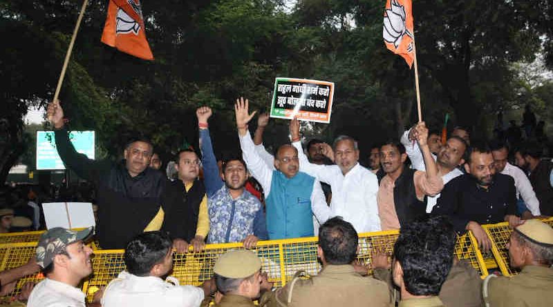 The Delhi unit of BJP holding demonstration on November 15, 2019 demanding apology from Congress leaders – particularly Rahul Gandhi – for telling lies in the Rafale corruption case. Photo: BJP