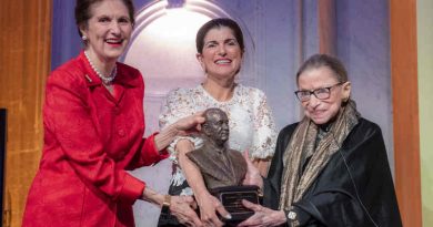 U. S. Supreme Court Justice Ruth Bader Ginsburg, right, receives the LBJ Liberty & Justice for All Award from Lynda Johnson Robb, left, and Luci Baines Johnson at the Library of Congress in Washington, D.C., on Jan. 30, 2020. Photo: LBJ Foundation / Jay Godwin