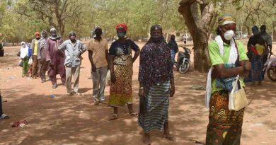 WFP food distribution in Kaya, Burkina Faso, 30 March 2020. Photo: WFP / Mahamady Ouedraogo