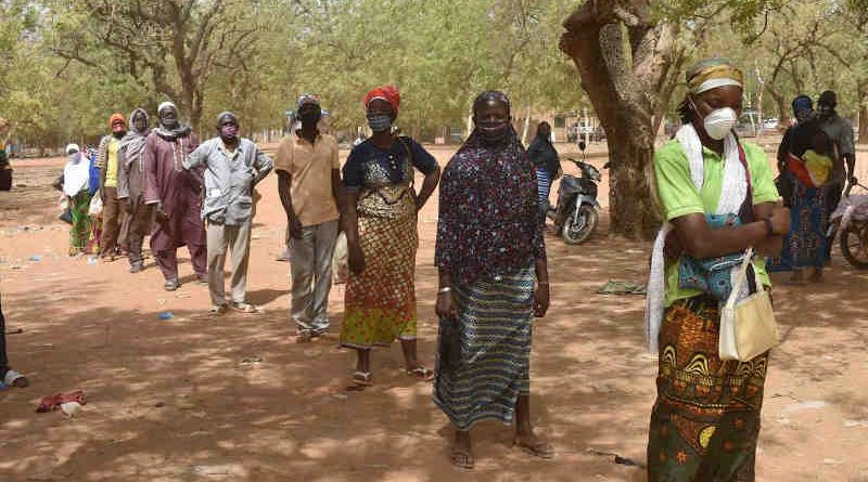 WFP food distribution in Kaya, Burkina Faso, 30 March 2020. Photo: WFP / Mahamady Ouedraogo