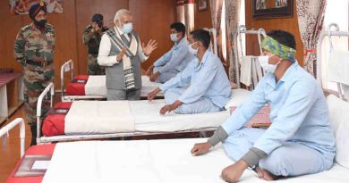 PM Narendra Modi visits Army hospital in Ladakh on July 3, 2020. Photo: PIB
