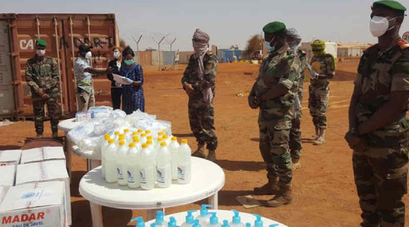 MINUSMA personnel distribute Covid-19 prevention kits in Gao, Mali. Photo: MINUSMA