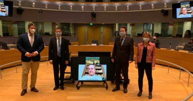 Parliament, Council and Commission negotiators moments after reaching a deal on an EU recovery package for farmers and rural areas on November 10, 2020. Photo: European Parliament