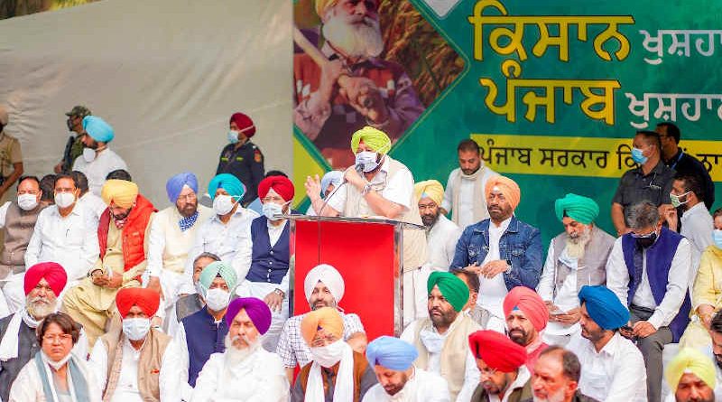 The chief minister (CM) of Punjab Amarinder Singh holding a massive demonstration on November 4, 2020 in New Delhi to raise his voice against the new farm laws introduced by the government of PM Narendra Modi. Photo: Punjab CM
