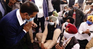 Delhi chief minister Arvind Kejriwal meeting protesting farmers in Delhi on December 7, 2020. Photo: Aam Aadmi Party