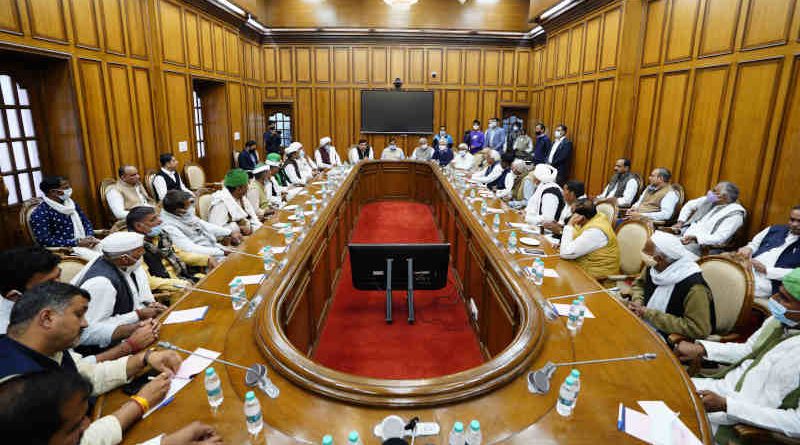 Delhi chief minister Arvind Kejriwal meeting a group of farmers from Uttar Pradesh (UP) on February 21, 2021 in Delhi Assembly. Photo: Arvind Kejriwal / Twitter