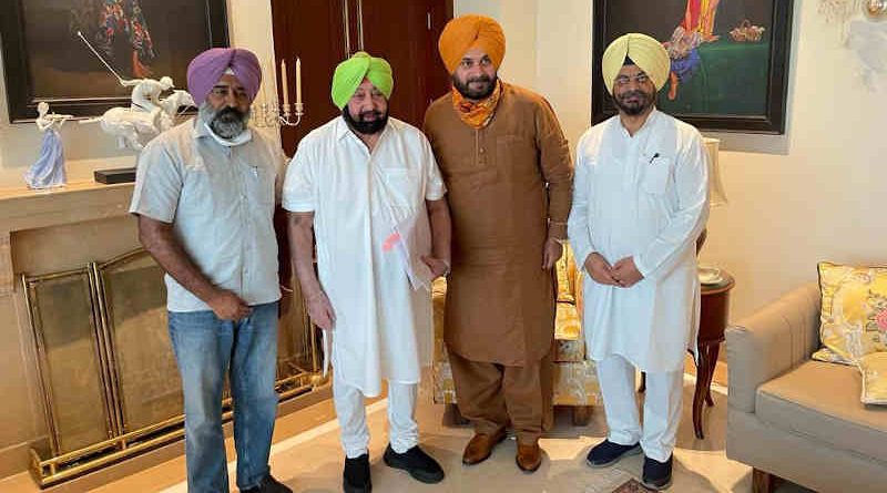 Punjab chief minister Amarinder Singh with Punjab Pradesh Congress Committee (PPCC) president Navjot Singh Sidhu. Photo: PPCC