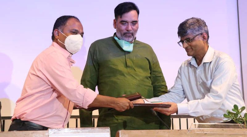 Delhi Pollution Control Committee signs MoU with IIT Kanpur on October 22, 2021 for forecasting real-time apportionment of pollutants for 23 months, in the presence of Delhi Environment Minister Gopal Rai. Photo: Gopal Rai / Twitter