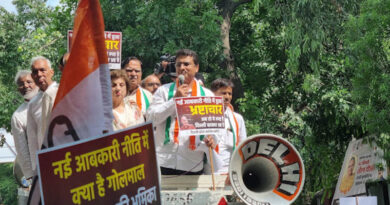The Delhi unit of Congress party holding protest on July 23, 2022 to demand jail sentence for the deputy chief minister (CM) of Delhi Manish Sisodia who belongs to the Aam Aadmi Party (AAP) of CM Arvind Kejriwal. Photo: Congress