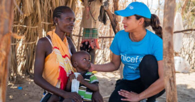 UNICEF Goodwill Ambassador Priyanka Chopra Jonas meets 2-year-old Apolo Lokai who is being treated for malnutrition with a sachet of ready-to-use therapeutic food (RUTF). Photo: UNICEF