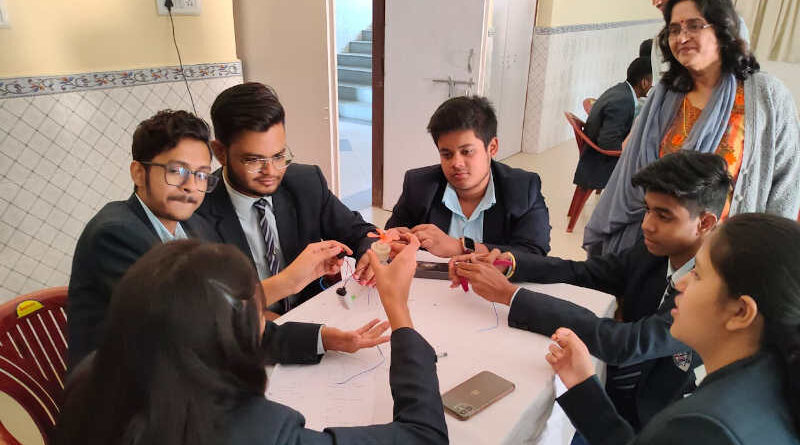 Students from Indian schools in the Atal Tinkering Labs (ATL) programme of the Atal Innovation Mission (AIM) and NITI Aayog took part in a tinkering activity on the occasion of Children's day, on November 14, 2022. Photo: NITI Aayog / PIB