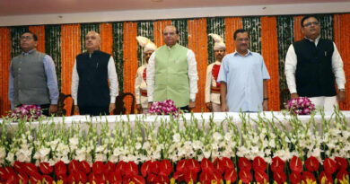 Lt. Governor (LG) of Delhi Vinai Kumar Saxena administered the oath of office and secrecy to Raaj Kumar Anand as Delhi Government minister on November 3, 2022. Photo: LG Office