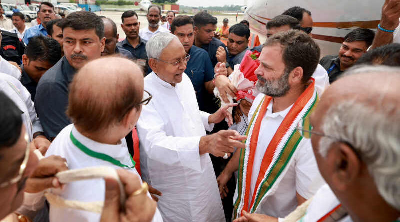 Bihar chief minister and Janata Dal (United) leader Nitish Kumar welcoming Congress leader Rahul Gandhi on June 23, 2023. Photo: Congress (file photo)