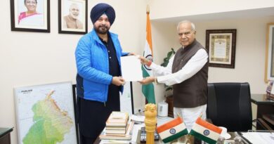 Punjab Congress leader Navjot Singh Sidhu giving his complaint to the Punjab Governor against the Punjab Government led by chief minister (CM) Bhagwant Mann on November 6, 2023, Photo: Navjot Singh Sidhu / Twitter