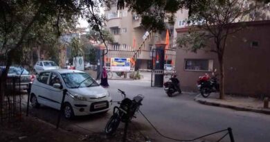 A residential complex in New Delhi. Religious flags and posters are being put on private properties and residential complexes. Photo: Rakesh Raman / RMN News Service