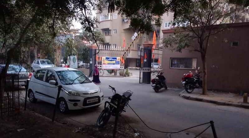 A residential complex in New Delhi. Religious flags and posters are being put on private properties and residential complexes. Photo: Rakesh Raman / RMN News Service