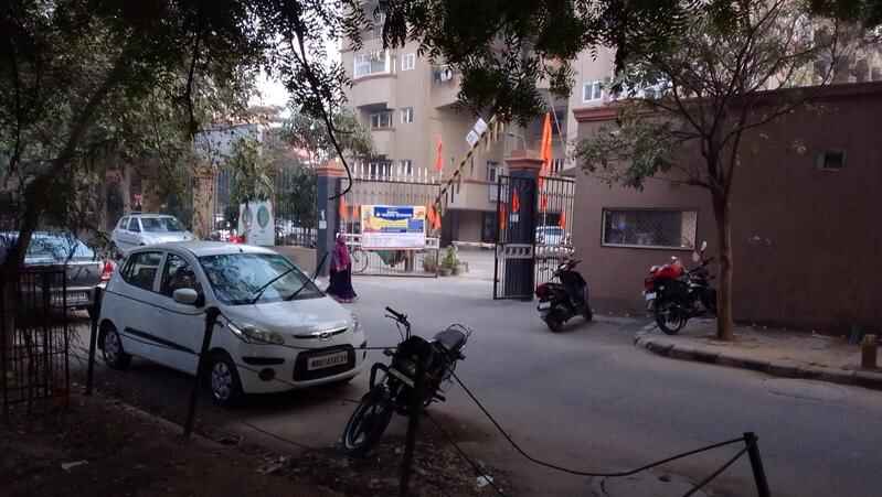 A residential complex in New Delhi. Religious flags and posters are being put on private properties and residential complexes. Photo: Rakesh Raman / RMN News Service