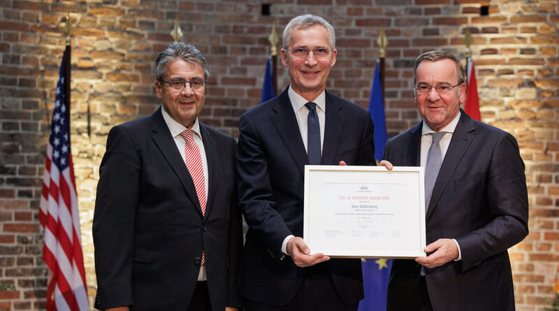 NATO Secretary General Jens Stoltenberg received the Atlantik-Brücke’s Eric M. Warburg Award at a ceremony in Berlin on 25 April 2024. Photo: NATO