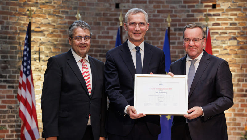 NATO Secretary General Jens Stoltenberg received the Atlantik-Brücke’s Eric M. Warburg Award at a ceremony in Berlin on 25 April 2024. Photo: NATO