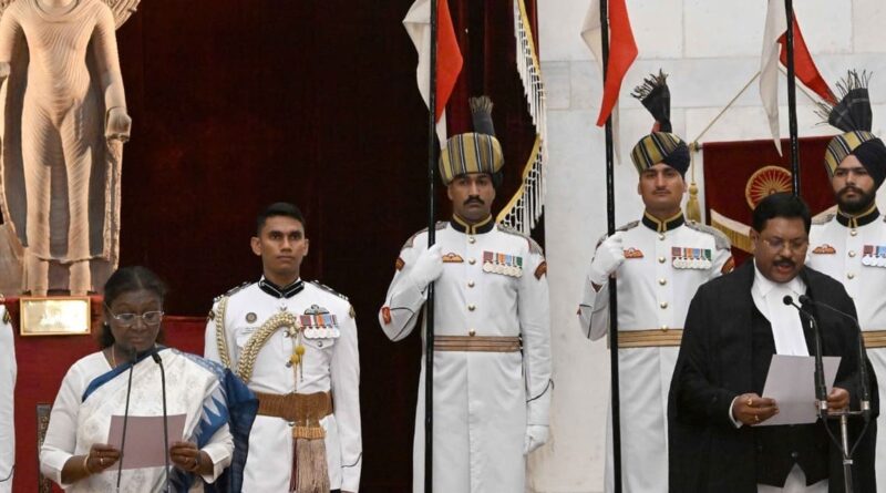 President Droupadi Murmu administering the oath of office to Justice BR Gavai as the 52nd Chief Justice of India on May 14, 2025 at Rashtrapati Bhavan. Photo: Rashtrapati Bhavan